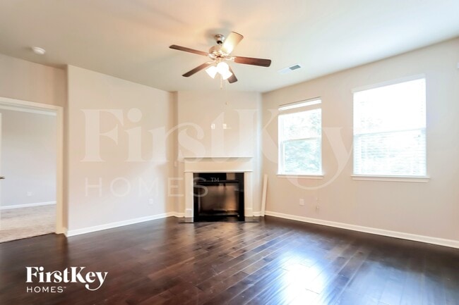 Photo - 569 Carleton Pl