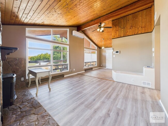 Photo - Single Family Home minutes from Los Alamos...