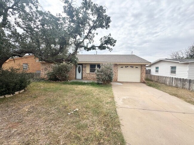 Cozy 3/1.5 Ready To Rent ASAP - Cozy 3/1.5 Ready To Rent ASAP