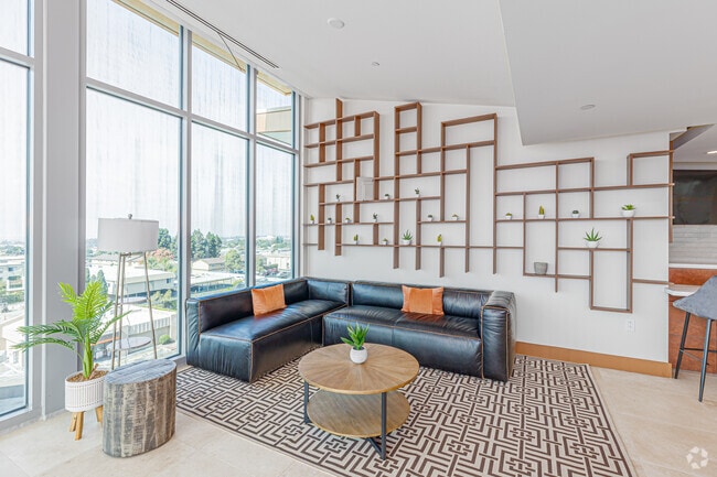 Vista Lounge