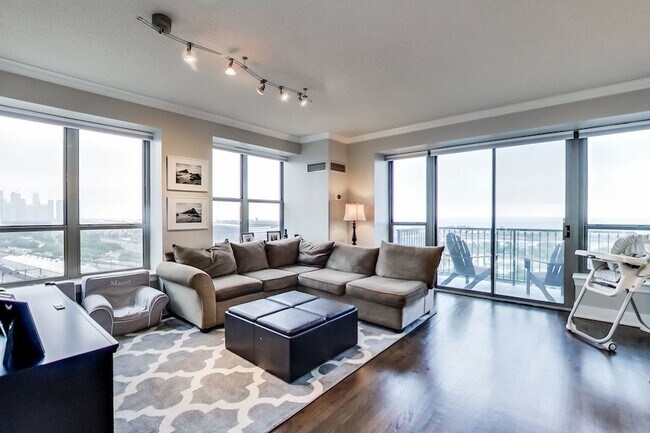 Photo - 1717 S Prairie Ave Unidad 1701