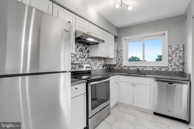 Photo - 3240 S 28th St Unit 303