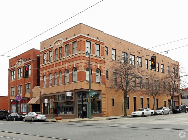 W.L. - W.L. Apartments