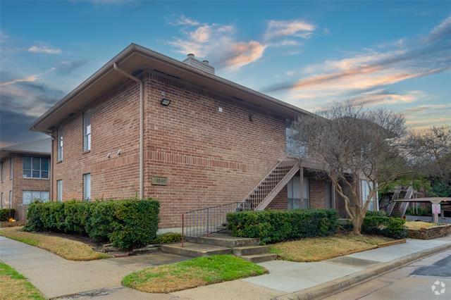 Building Photo - 10530 Stone Canyon Rd Unit 208 Rental