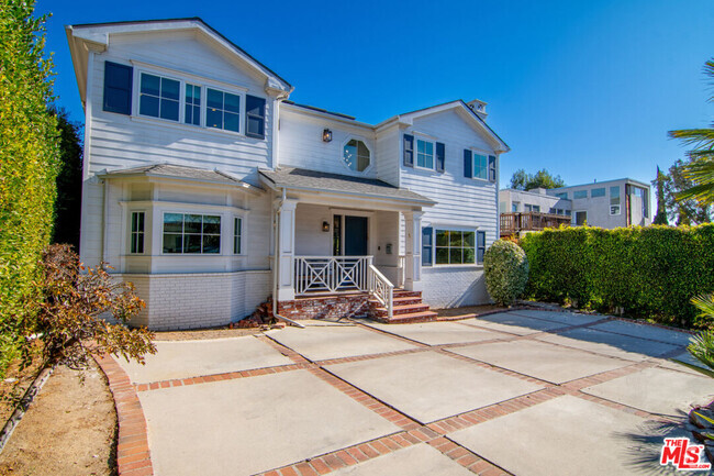 Building Photo - 1942 Preuss Rd Rental