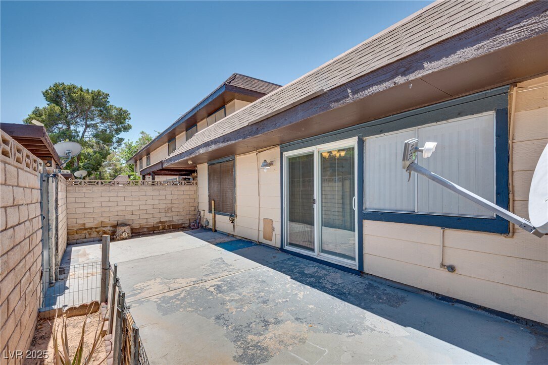 Photo - 6211 Meadow Brook Ln Townhome