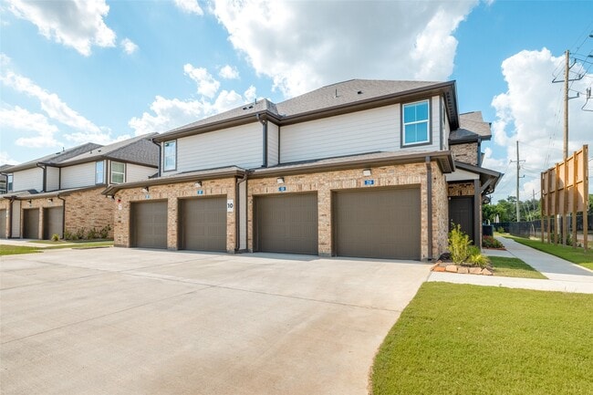 Photo - 137 Pk Pl Cir Unit A