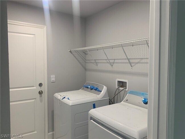 Building Photo - 3211-3243 43rd St SW