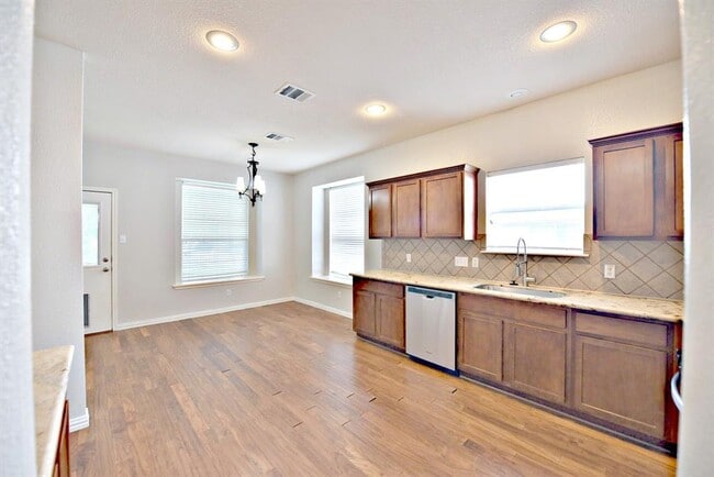 Photo - 104 Mertz Ln