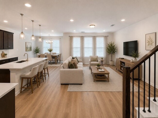 715 Roanoke Dr