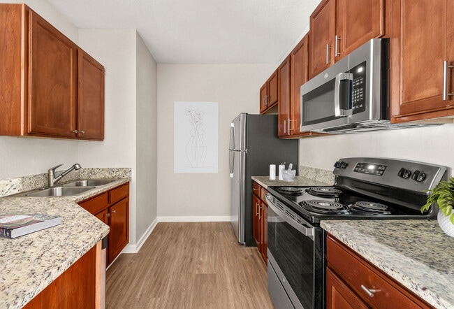 C208660_El_Parque_en_Oakley_1B1B_824_COCINA_01_03 - The Parke at Oakley