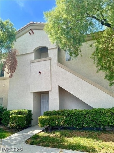 Building Photo - 6480 Annie Oakley Dr Unit 423