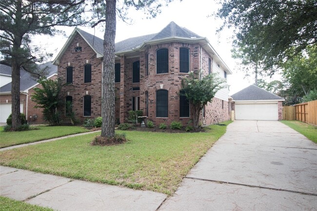 Photo - 310 Cheddington Dr