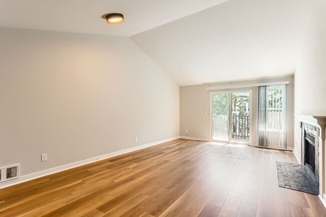 Photo - Martine Apartments