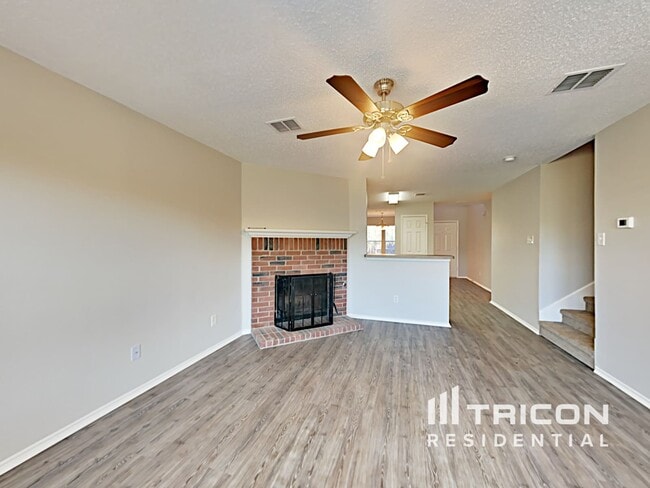 Photo - 1209 Warrington Way