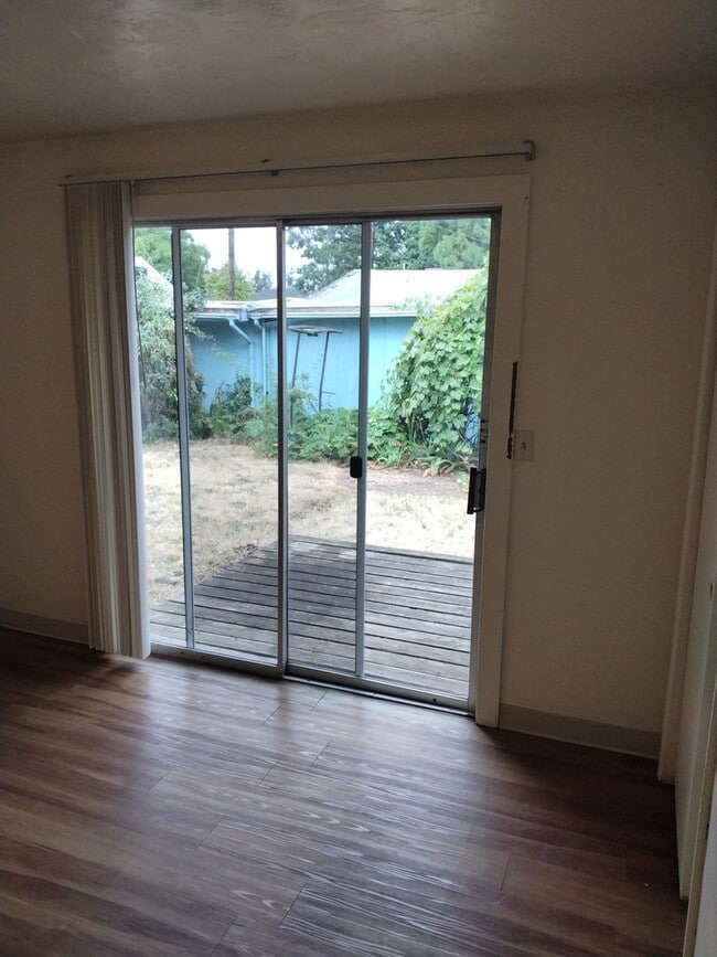 Photo - Adorable 2 Bedroom Home!