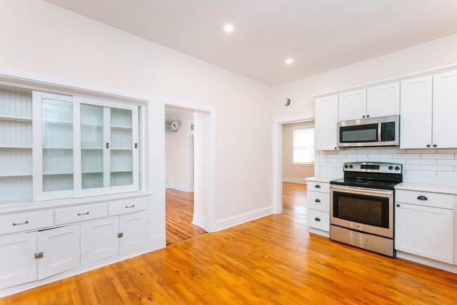 Building Photo - 911 Galveston Ave Unit GA - 2F Rental