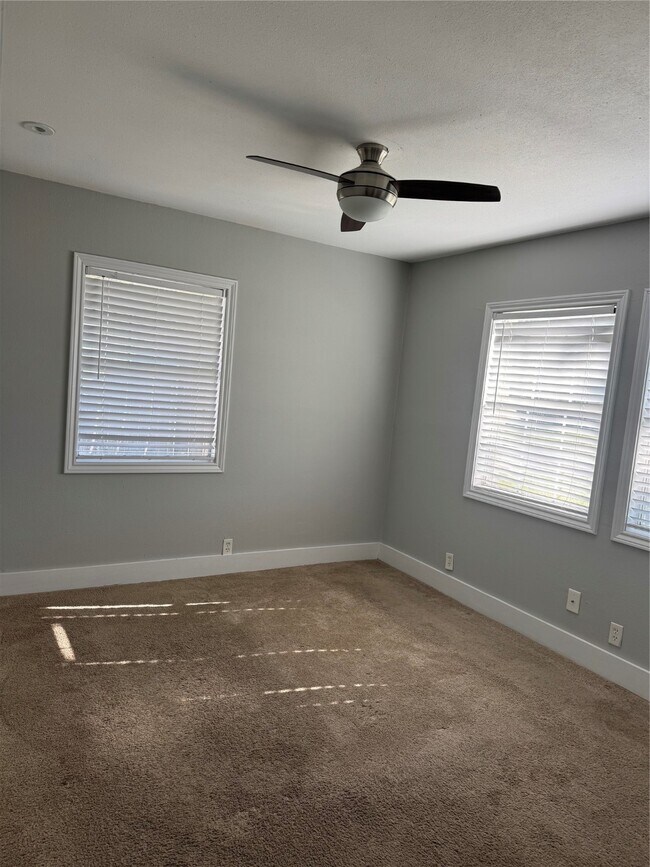 Photo - 7526 Dearborn St