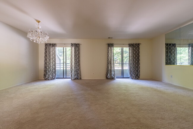 Living room and Dining room - 6903 Jones View Dr Unit #2B