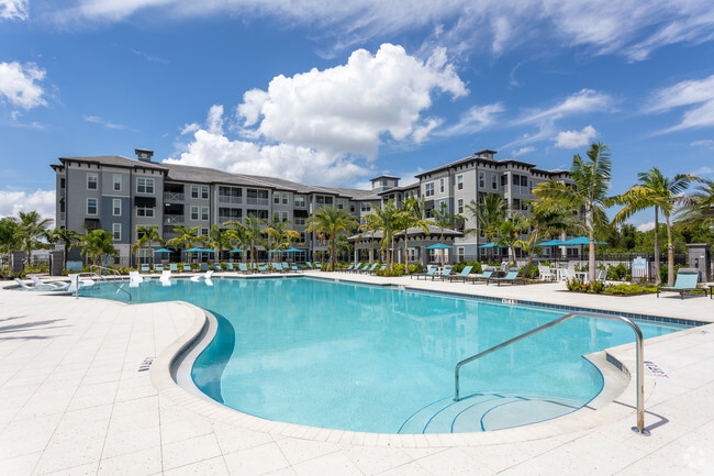 Decorum Luxury Apartments - Fort Myers, FL | ForRent.com