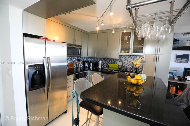 Photo - 600 NE 36th St Unidad 514