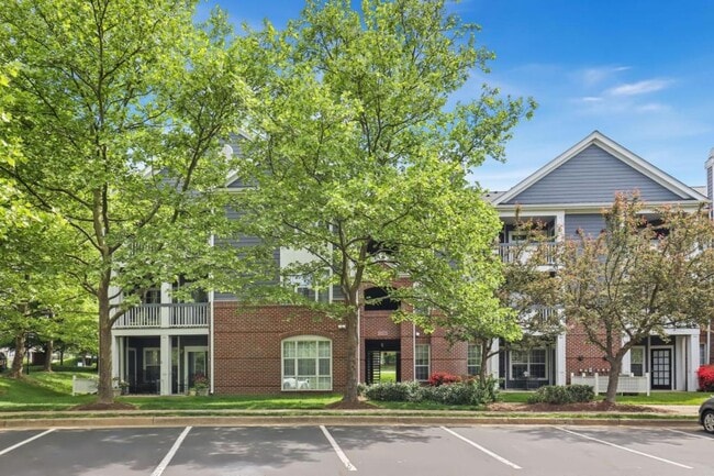 Building Photo - 20273 Beechwood Terrace Unit 202