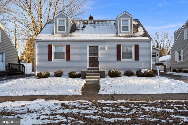 Building Photo - 23 W Upper Ferry Rd Rental