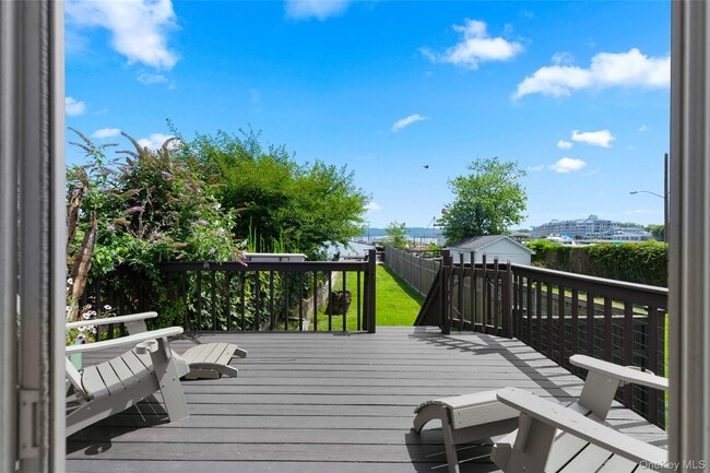 Building Photo - 595 Piermont Ave