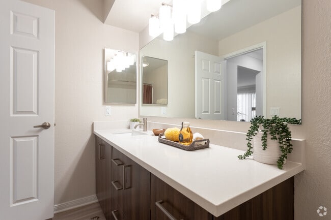 1BR, 1BA - Coronado