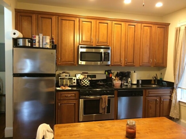 Building Photo - 178 Hillside St Unit 1