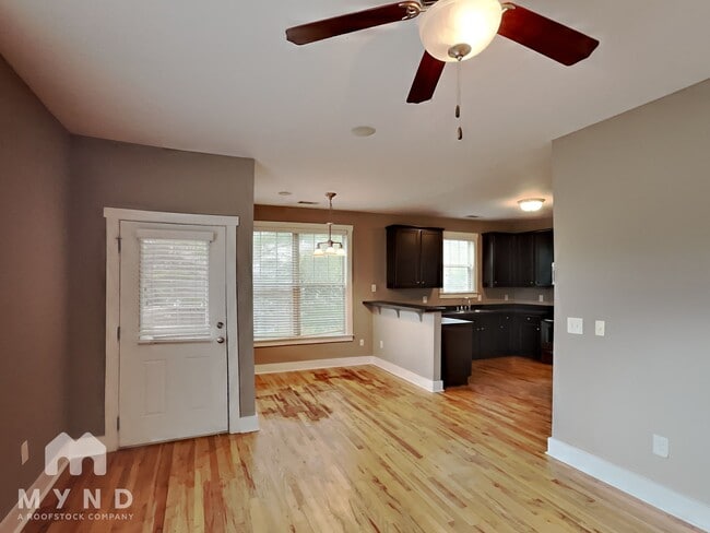 Photo - 183 Herring St