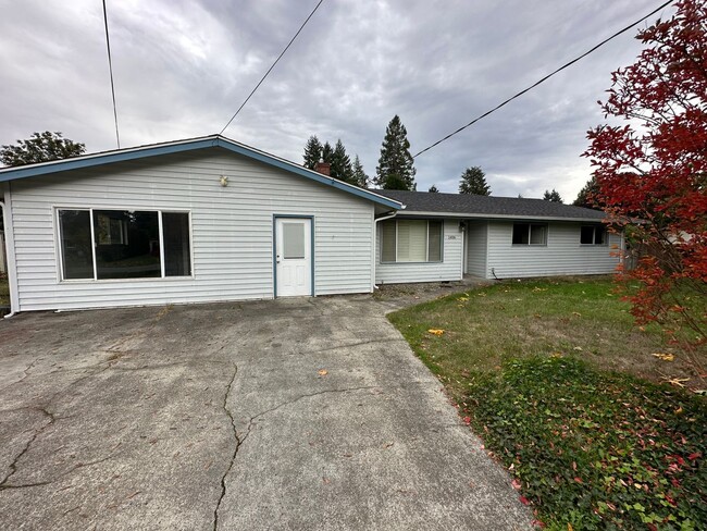 3 Bedroom 2.5 Bathroom Hardwood Floors Fen... - 3 Bedroom 2.5 Bathroom Hardwood Floors Fen... House