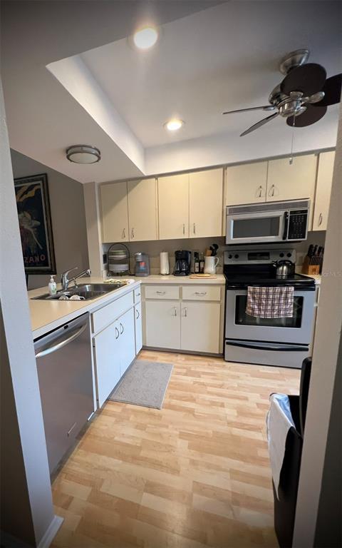 Photo - 4570 Weybridge St Unit 32