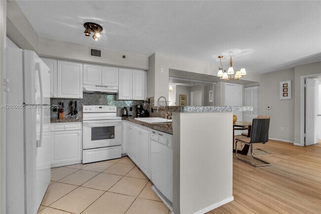 19555 E Country Club Dr Unit 8405