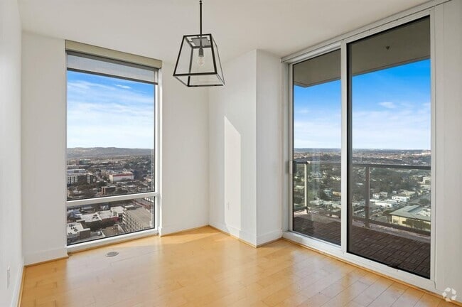 Building Photo - 300 Bowie St Rental