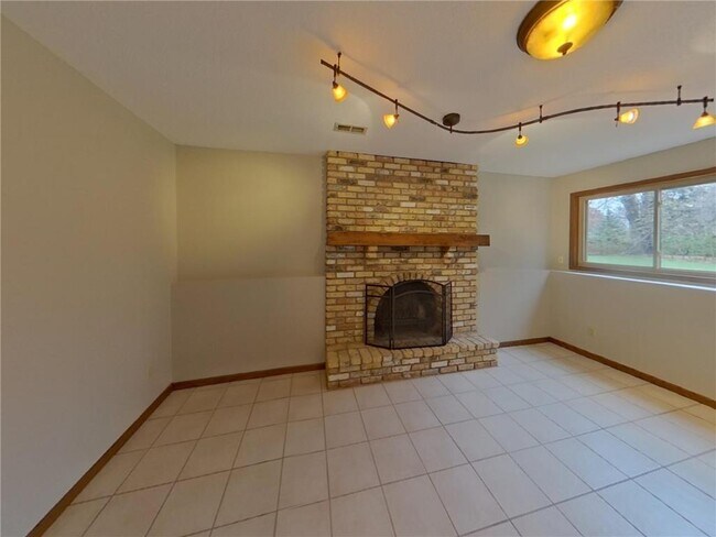 Photo - 4905 Independence St