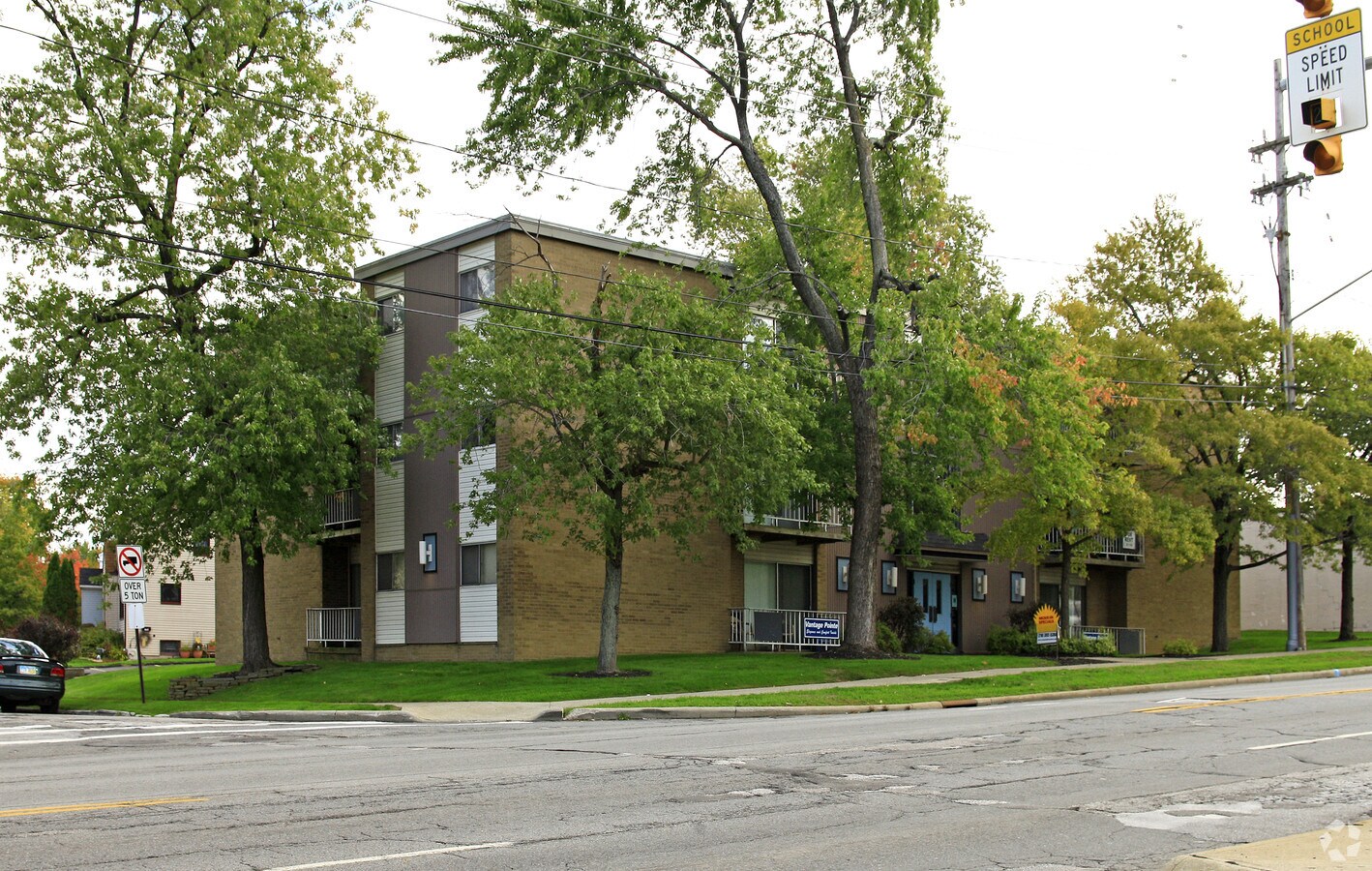 Photo - Vantage Pointe Apartments