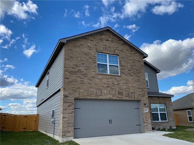 Photo - 105 Brunswick Ln