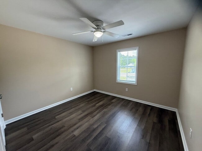 Photo - Nice 2 Bedroom, 2 bath duplex.