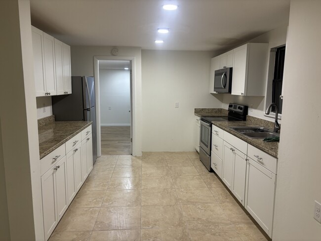 Photo - 202 2nd St Unit L