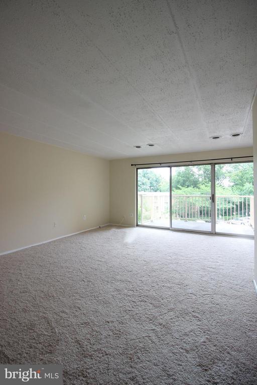 Building Photo - 2624 Wagon Dr Unit 3C