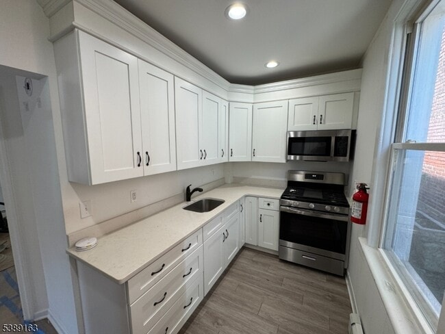 Photo - 54 W Somerset St