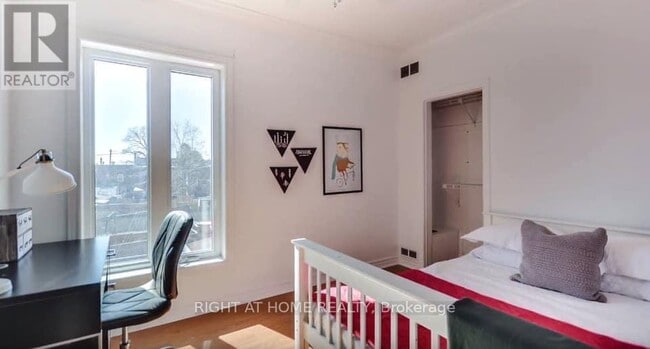 Photo - 2083 Davenport Rd