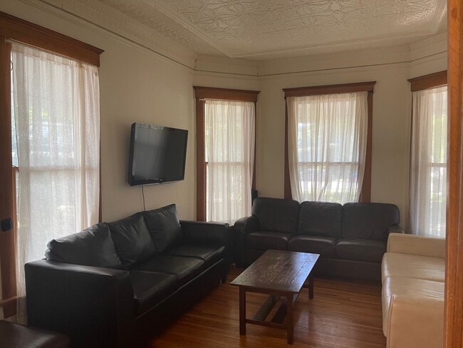 Photo - 508 W Elm St