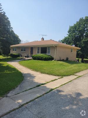 Building Photo - 1220-1283 83rd St Rental