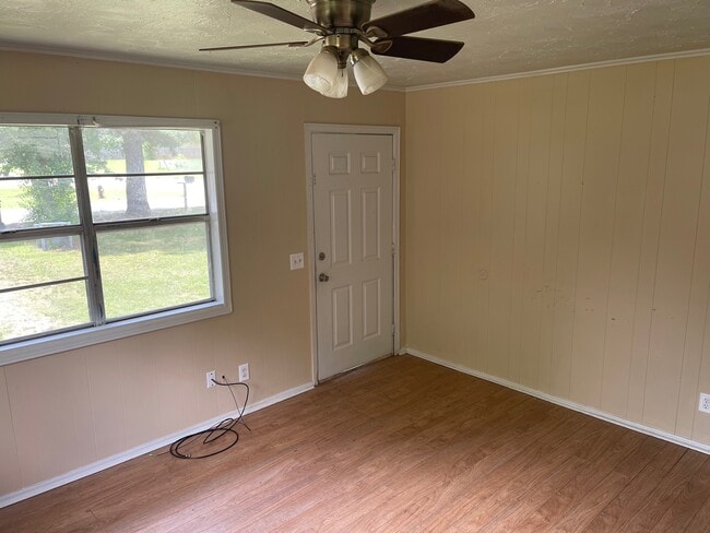 Photo - 102 Perry St