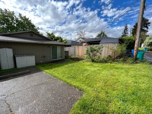 Photo - 1909 G St Unit 2