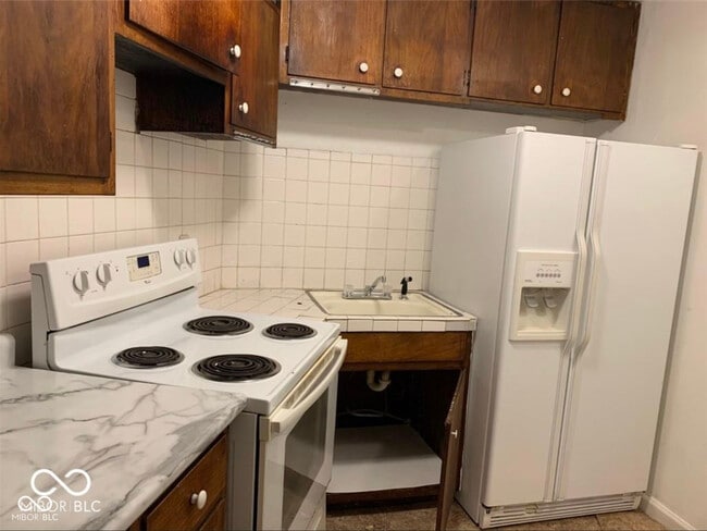 Photo - 330 W 40th St