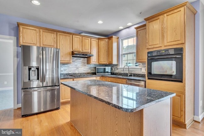 24340 Broad Creek Dr