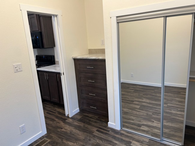 Photo - 5215 Crestway Rd